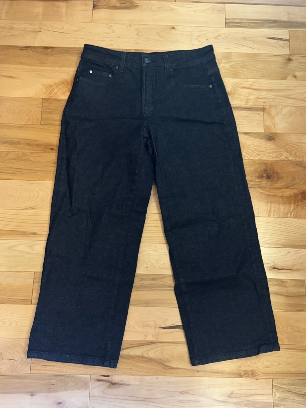 Universal Standard Women’s Dark Cropped Jeans — size 6